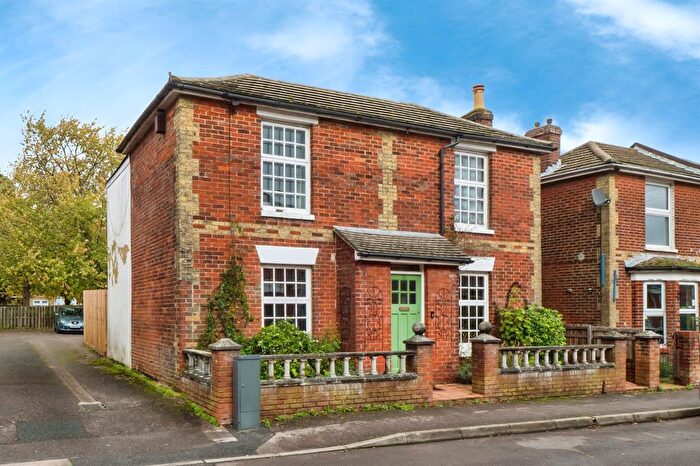 3 Bedroom Detached House For Sale In Albany Road, Southampton, SO15