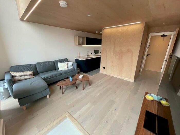 2 Bedroom Apartment To Rent In Sky Gardens, Manchester, M15