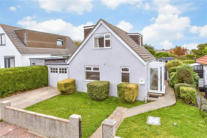 3 Bedroom Chalet For Sale In Downsview Avenue, Woodingdean, Brighton, East Sussex, BN2