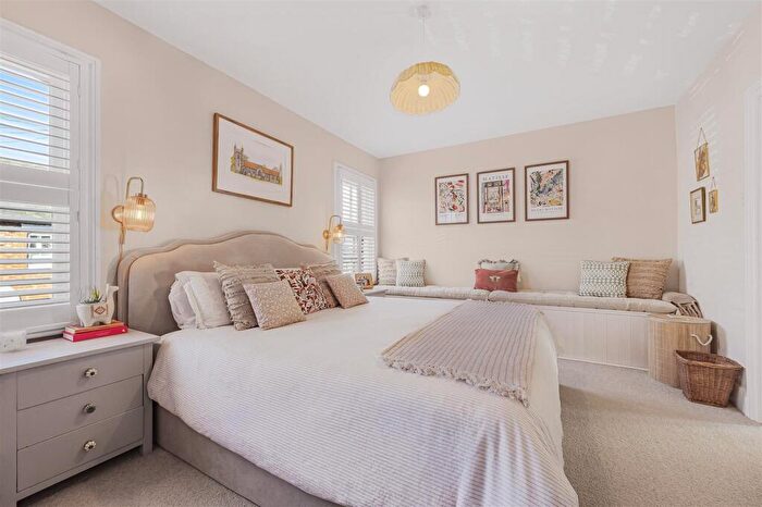 2 Bedroom End Of Terrace House For Sale In York Road, Henley-On-Thames, RG9