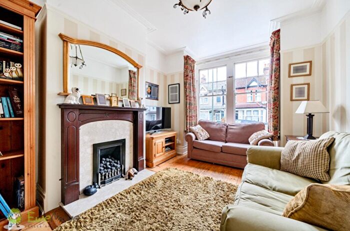 3 Bedroom Terraced House For Sale In Spencer Road, London, N11