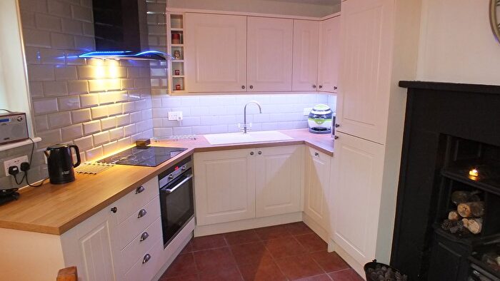 2 Bedroom Cottage To Rent In Low Street, South Milford, Leeds, LS25