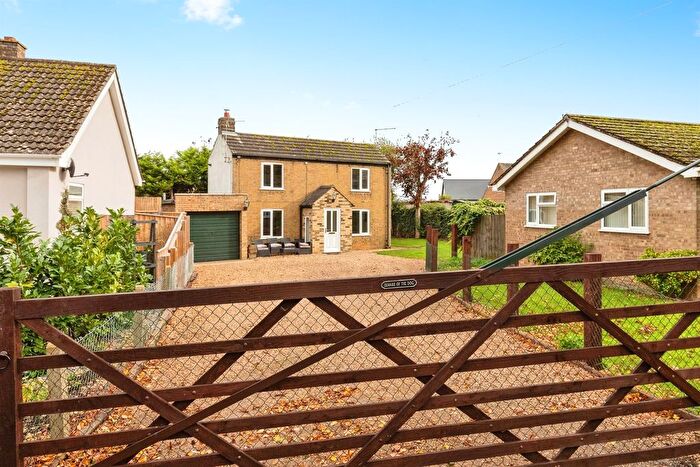2 Bedroom Detached House For Sale In Wimblington Road, March, PE15