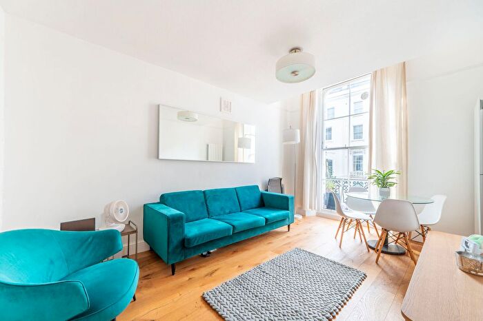 1 Bedroom Flat For Sale In Gloucester Terrace, Royal Oak, London, W2