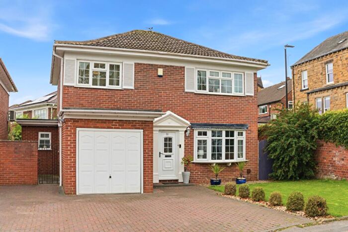 4 Bedroom Detached House For Sale In Oakwood Green, Oakwood, Leeds, LS8