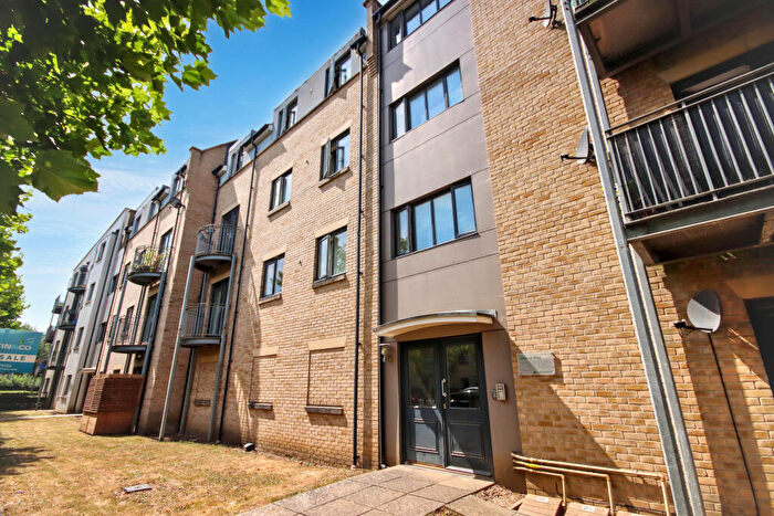 2 Bedroom Apartment For Sale In Chariot Way, Orchard Park, Cambridgeshire, CB4
