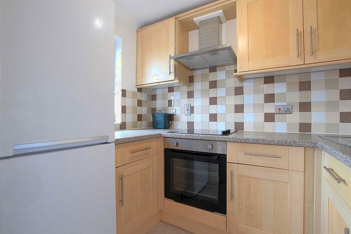 1 Bedroom Flat To Rent In Beaumont Place, Isleworth, TW7