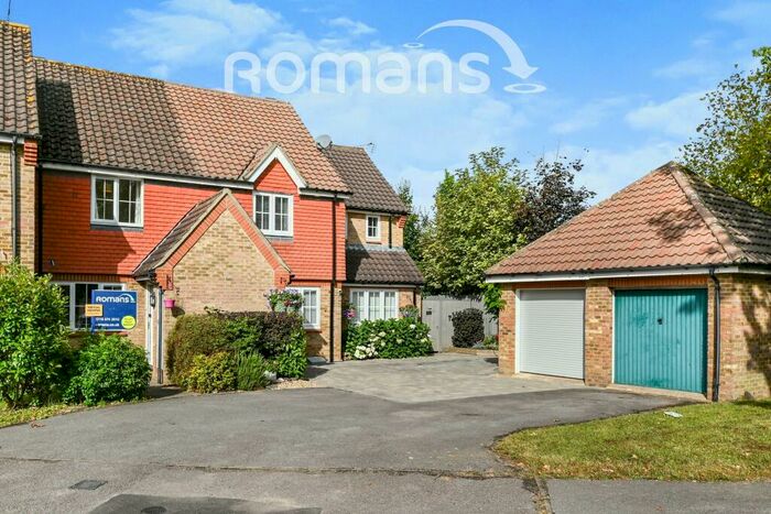 2 Bedroom Terraced House To Rent In Macphail Close, RG40