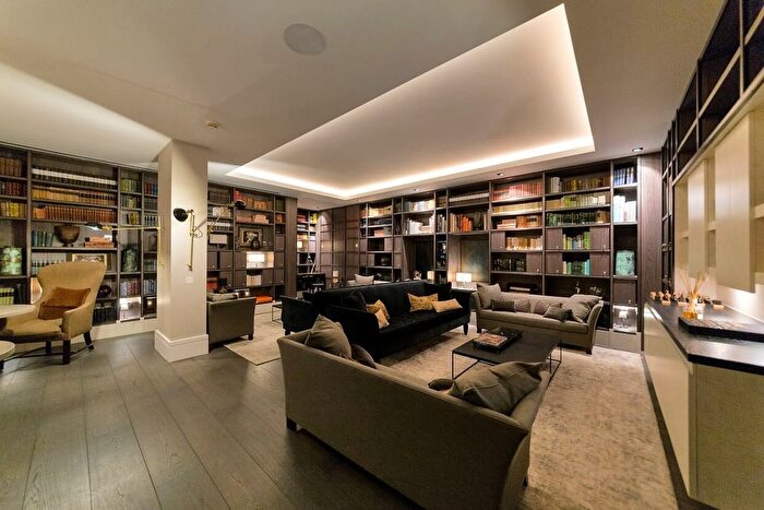 1 Bedroom Flat To Rent In Young Street, W8