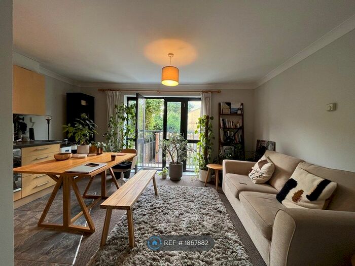 1 Bedroom Flat To Rent In St. Mark's Rise, London, E8