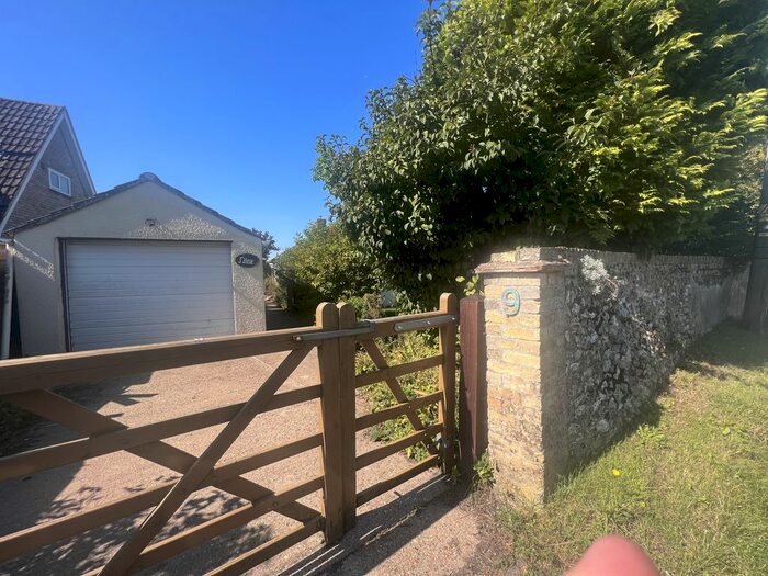 3 Bedroom Bungalow To Rent In Fox Road, Cambridge, Cambridgeshire, CB21