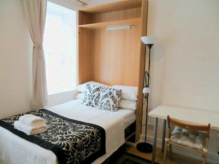 Studio To Rent In Fulham Palace Road, Hammersmith, London, W6