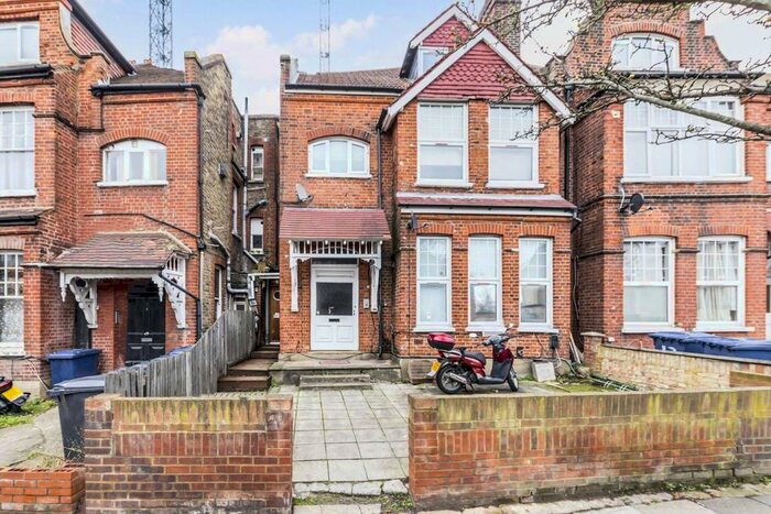 1 Bedroom Flat To Rent In Emanuel Avenue, London, W3