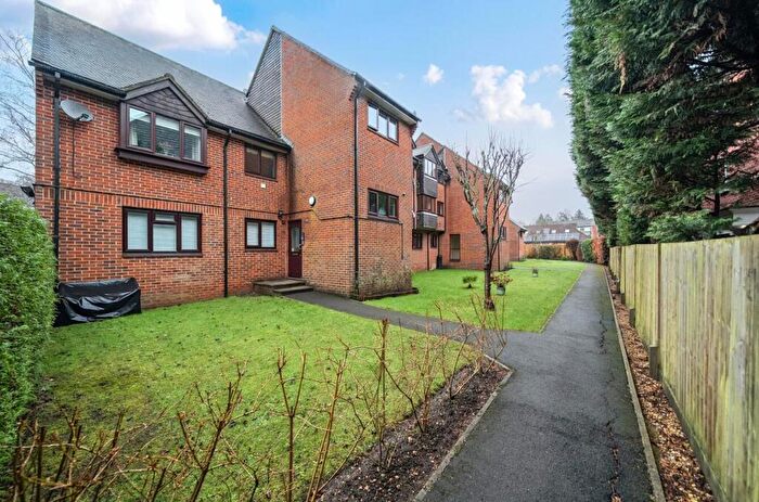 2 Bedroom Flat For Sale In Sutherlands Way, South Millers Dale, Chandler's Ford, SO53