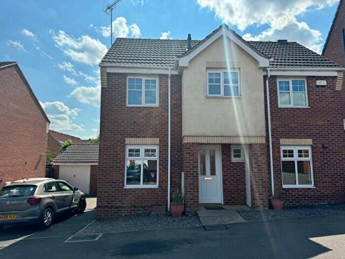 3 Bedroom Detached House To Rent In Curbar Close, Berry Hill, NG18