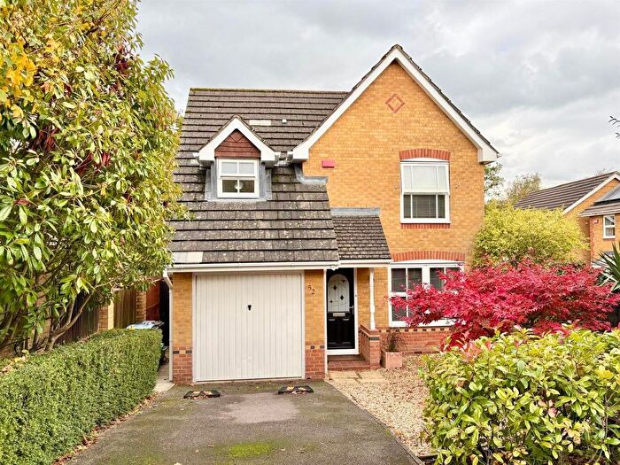 3 Bedroom Detached House For Sale In Silvester Way, Church Crookham, Fleet, GU52