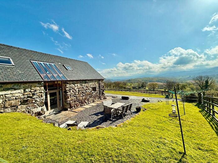 2 Bedroom Detached House For Sale In Beudy Talywaen, Dolgellau, LL40