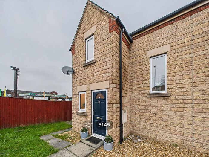 3 Bedroom Semi Detached House To Rent In , Hayfield Way, Pontefract, WF7