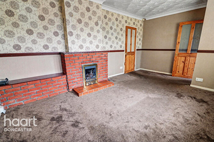 3 Bedroom Semi Detached House For Sale In High Road, Edlington, Doncaster, DN12