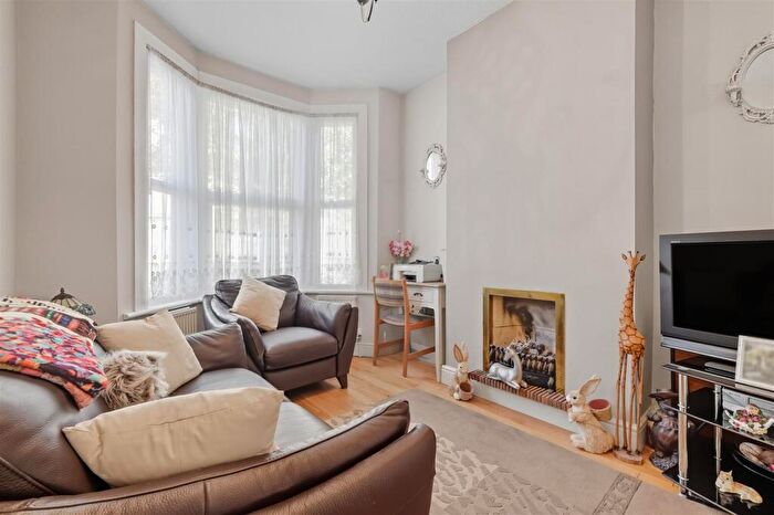 3 Bedroom End Of Terrace House For Sale In Elmhurst Road, Enfield, EN3