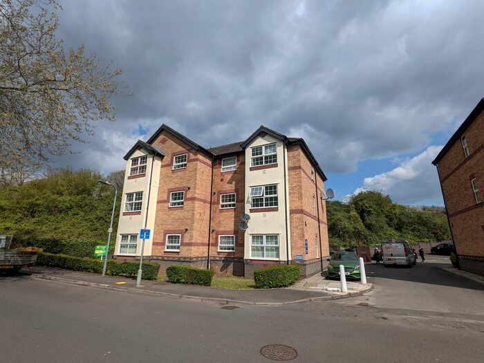 2 Bedroom Flat To Rent In Park View Court, Andrew Road, Penarth, CF64