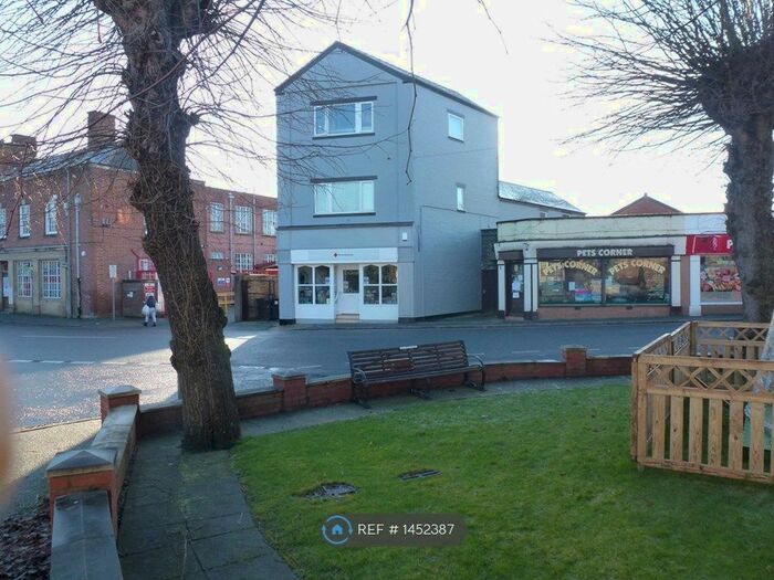 1 Bedroom Flat To Rent In Short Bridge Street, Newtown, SY16