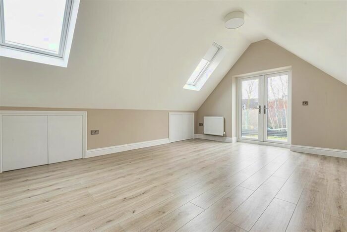 2 Bedroom Flat To Rent In Canbury Park Road, Kingston Upon Thames, KT2