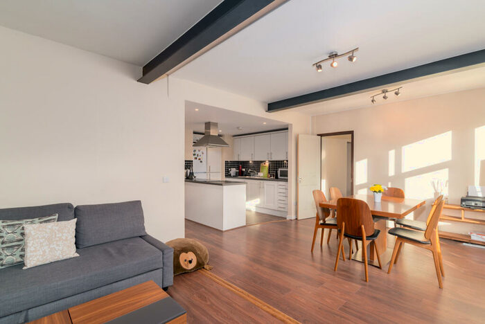 2 Bedroom Flat To Rent In Hailings Wharf, E15