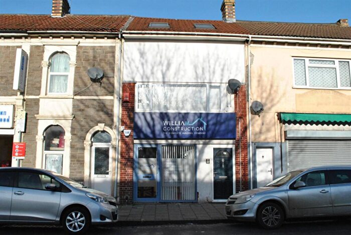 2 Bedroom Apartment To Rent In Two Mile Hill Road, Kingswood, BS15