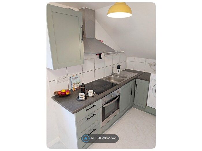 1 Bedroom Flat To Rent In East Road, Longsight, Manchester, M12