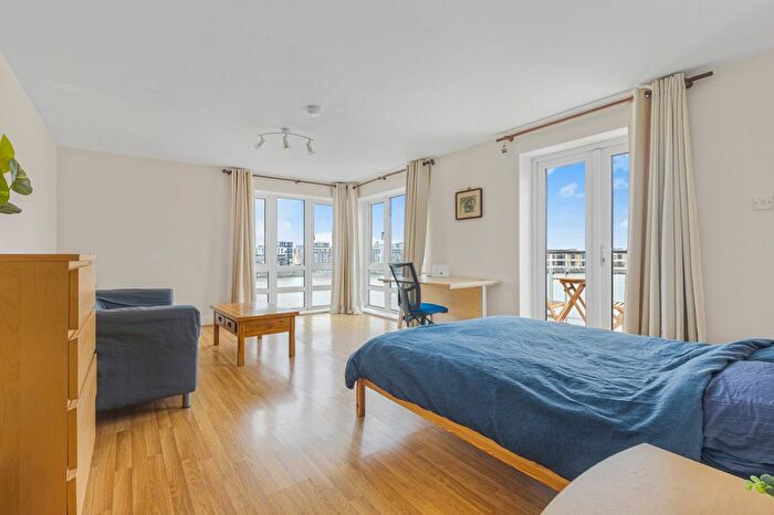 2 Bedroom Flat For Sale In St. Davids Square, Cubitt Town, E14