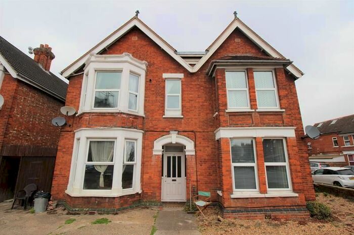 1 Bedroom Terraced House To Rent In Flat, Goldington Road, MK40