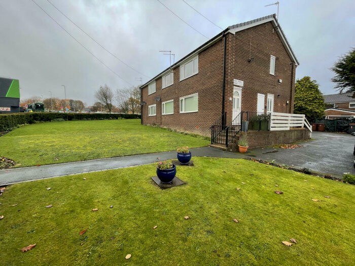 2 Bedroom Apartment To Rent In Holt Park Road, Leeds, West Yorkshire, LS16