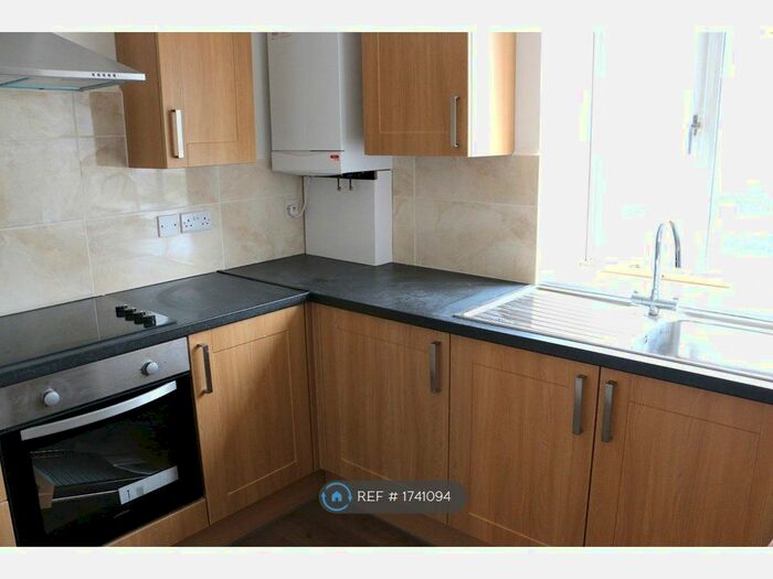 4 Bedroom Flat To Rent In Pattison House, London, E1