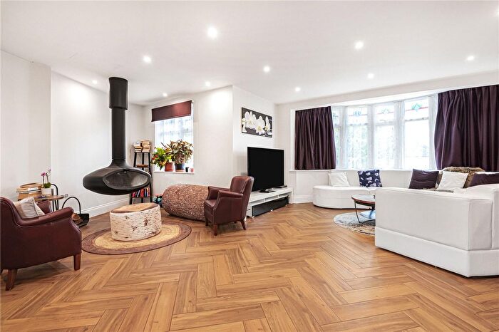 5 Bedroom Detached House For Sale In Fernside Avenue, London, NW7