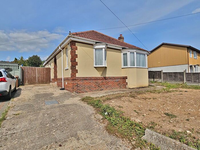 3 Bedroom Detached Bungalow For Sale In Newbolt Road, Paulsgrove, PO6