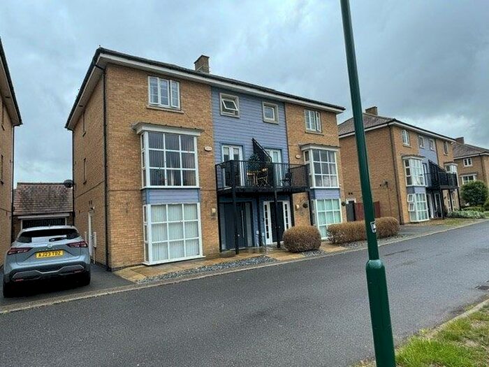 4 Bedroom Semi-Detached House To Rent In New Lakeside, Hampton Vale, Peterborough, PE7