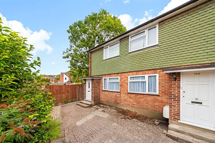 2 Bedroom Maisonette For Sale In Godstone Road, Whyteleafe, CR3