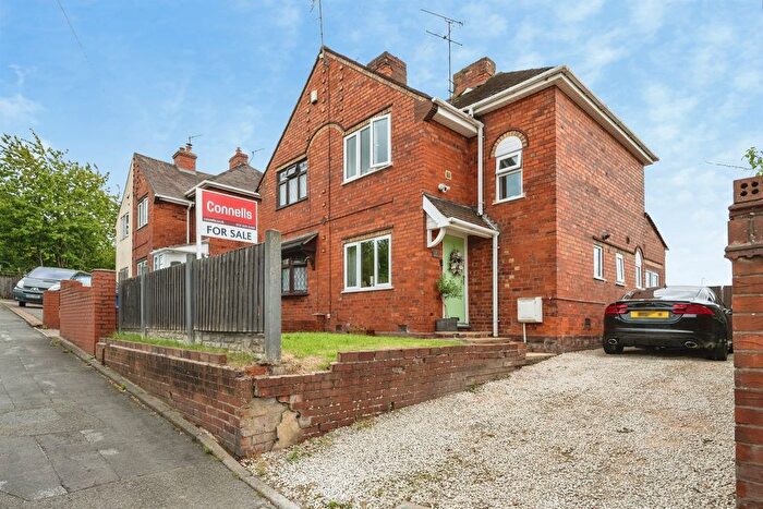 3 Bedroom Semi-Detached House For Sale In Maypole Hill, Halesowen, B63