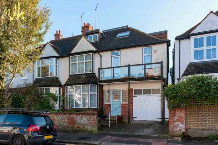 6 Bedroom Semi-Detached House To Rent In Windlesham Gardens, BN1