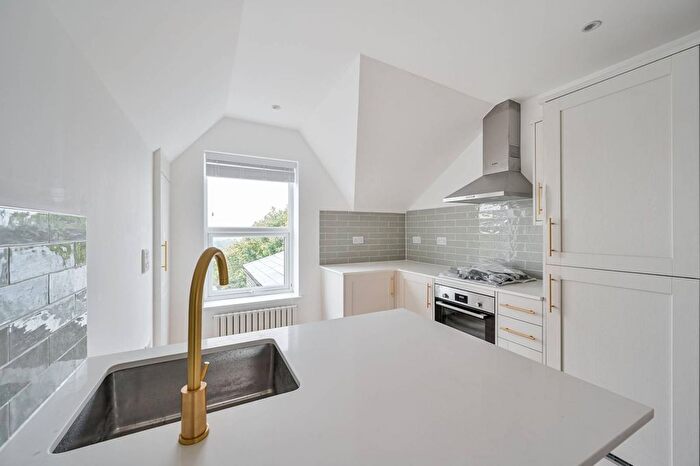 1 Bedroom Flat To Rent In Charlton Road, Blackheath, SE3