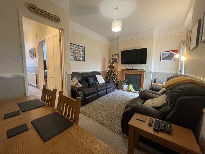4 Bedroom Terraced House To Rent In Clodien Avenue, Heath, CF14