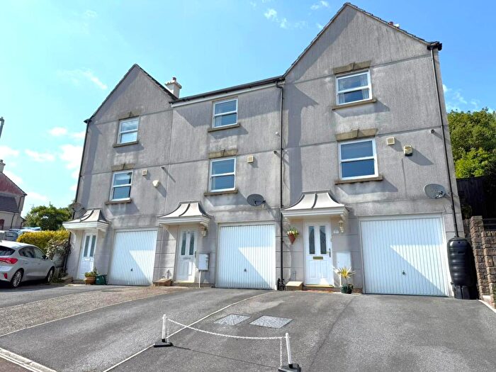 3 Bedroom Terraced House For Sale In Meadow Drive, Pillmere, Saltash, PL12