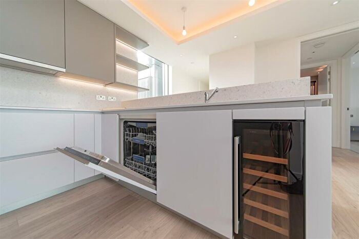 2 Bedroom Apartment To Rent In Bollinder Place, London, EC1V