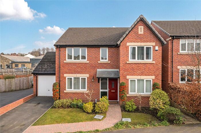 4 Bedroom Detached House For Sale In Round Hill Road, Pudsey, West Yorkshire, LS28
