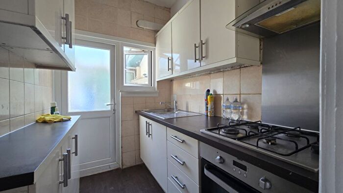 4 Bedroom Terraced House To Rent In Altemore, E6