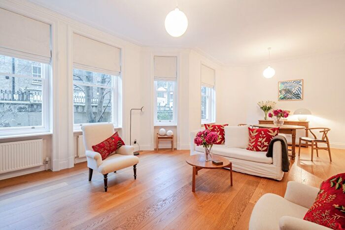3 Bedroom Flat For Sale In Campden Hill Road, London, W8