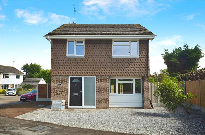 4 Bedroom Detached House To Rent In Hillview, Bicknacre, Chelmsford, Essex, CM3