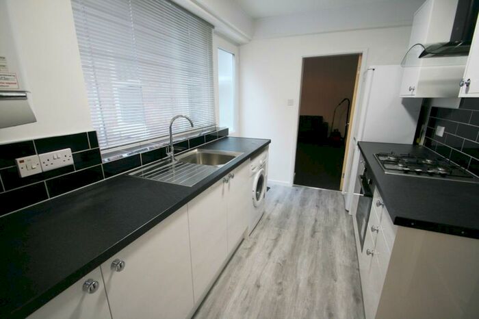 2 Bedroom Apartment To Rent In Spencer Street, Heaton, Newcastle Upon Tyne, NE6