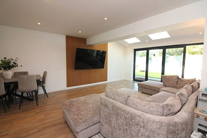 3 Bedroom End Of Terrace House For Sale In Angelica Avenue, Stotfold, Hitchin, SG5